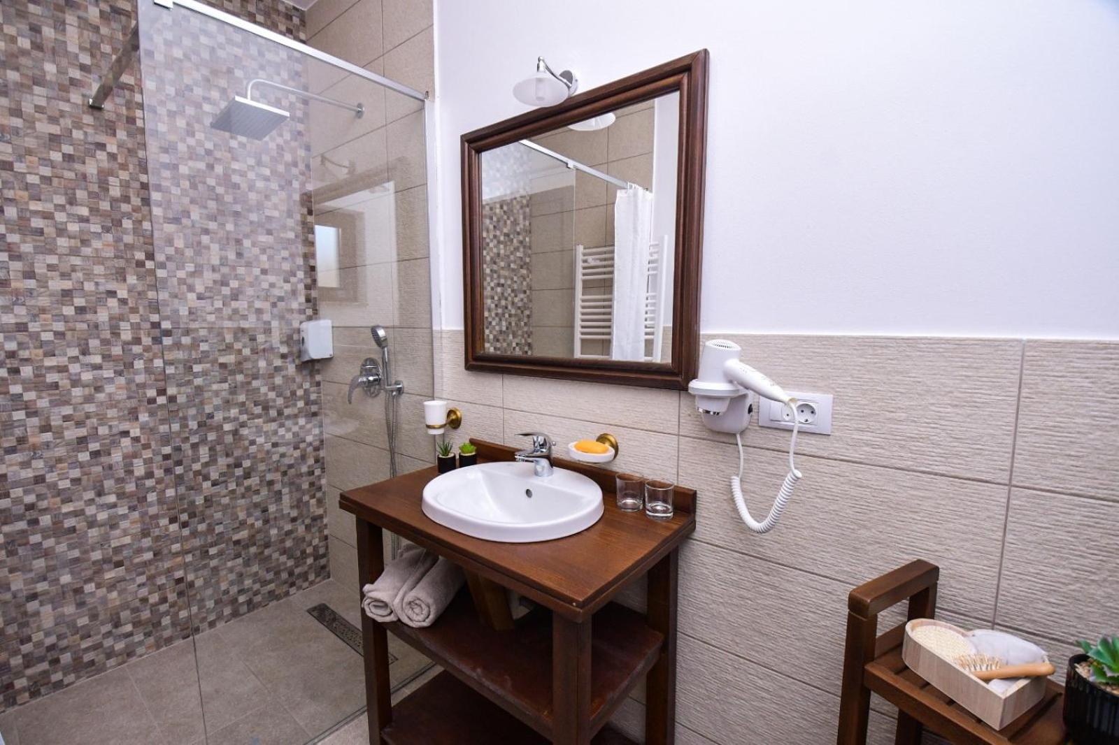 Hotel Yara Vişeu de Sus Extérieur photo